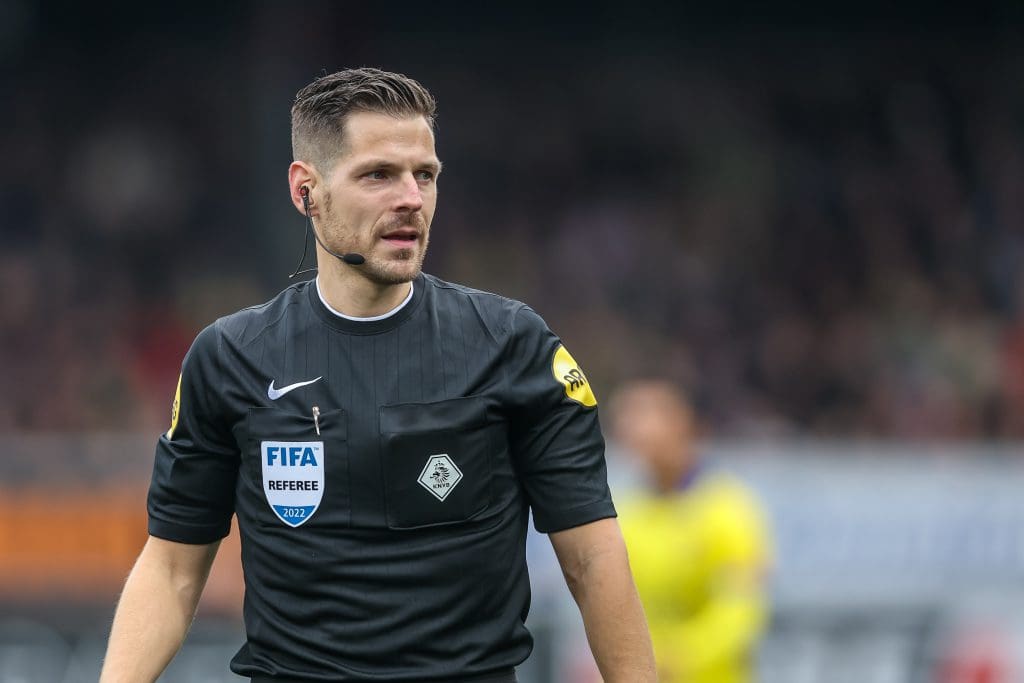 SC Cambuur Sparta Rotterdam onder leiding van Kamphuis, Nijhuis fluit