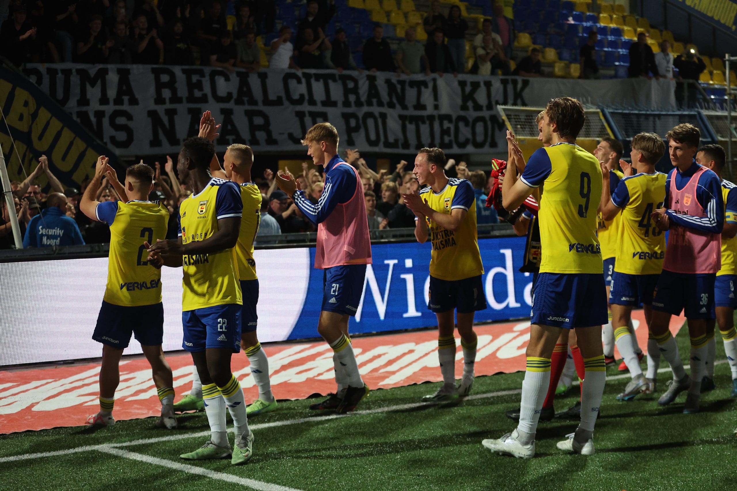 FC Den Bosch En Willem II Op Bezoek Aan Het Cambuurplein: Ben Jij Er ...