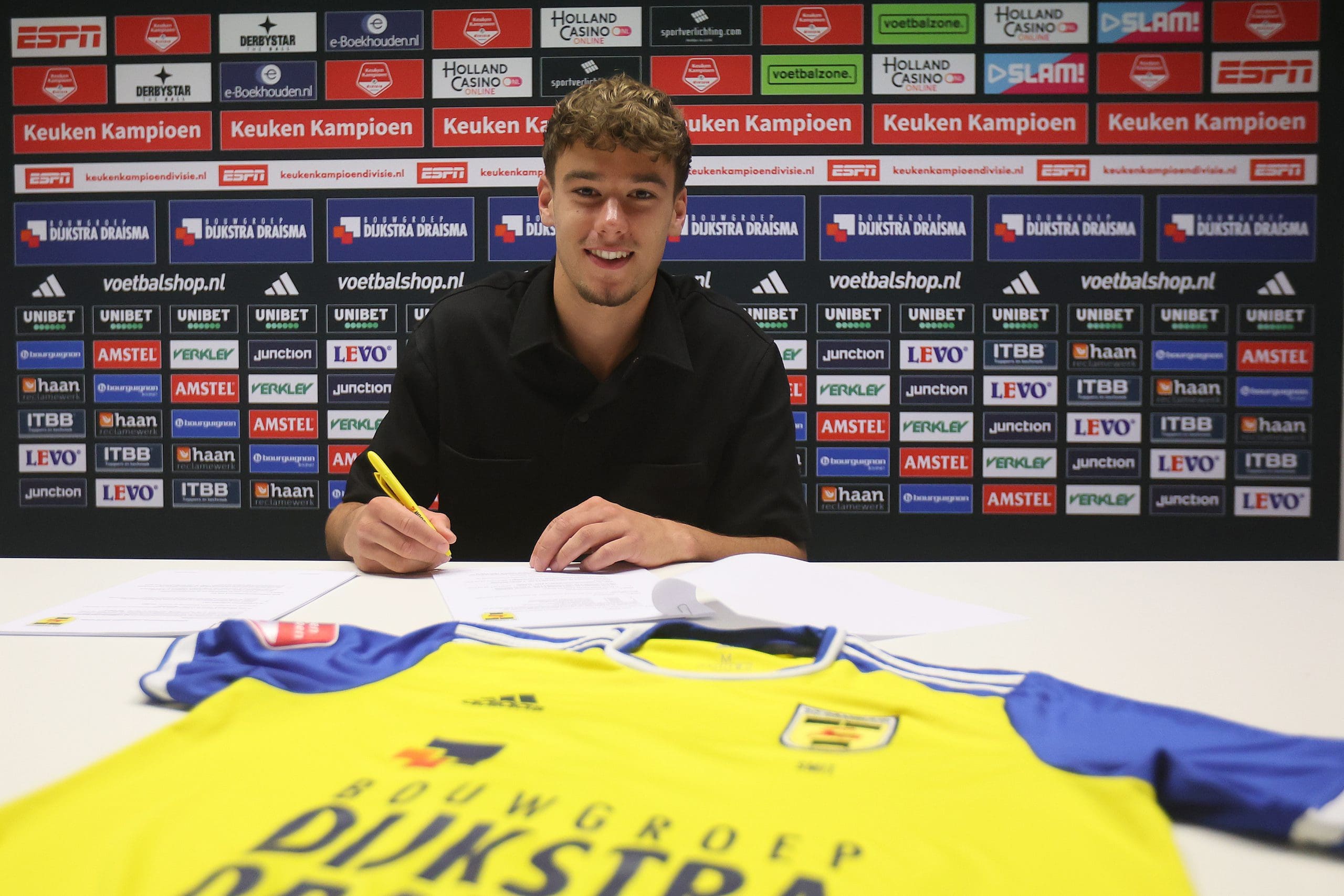 Contract Milan Smit opengebroken en verlengd · SC Cambuur