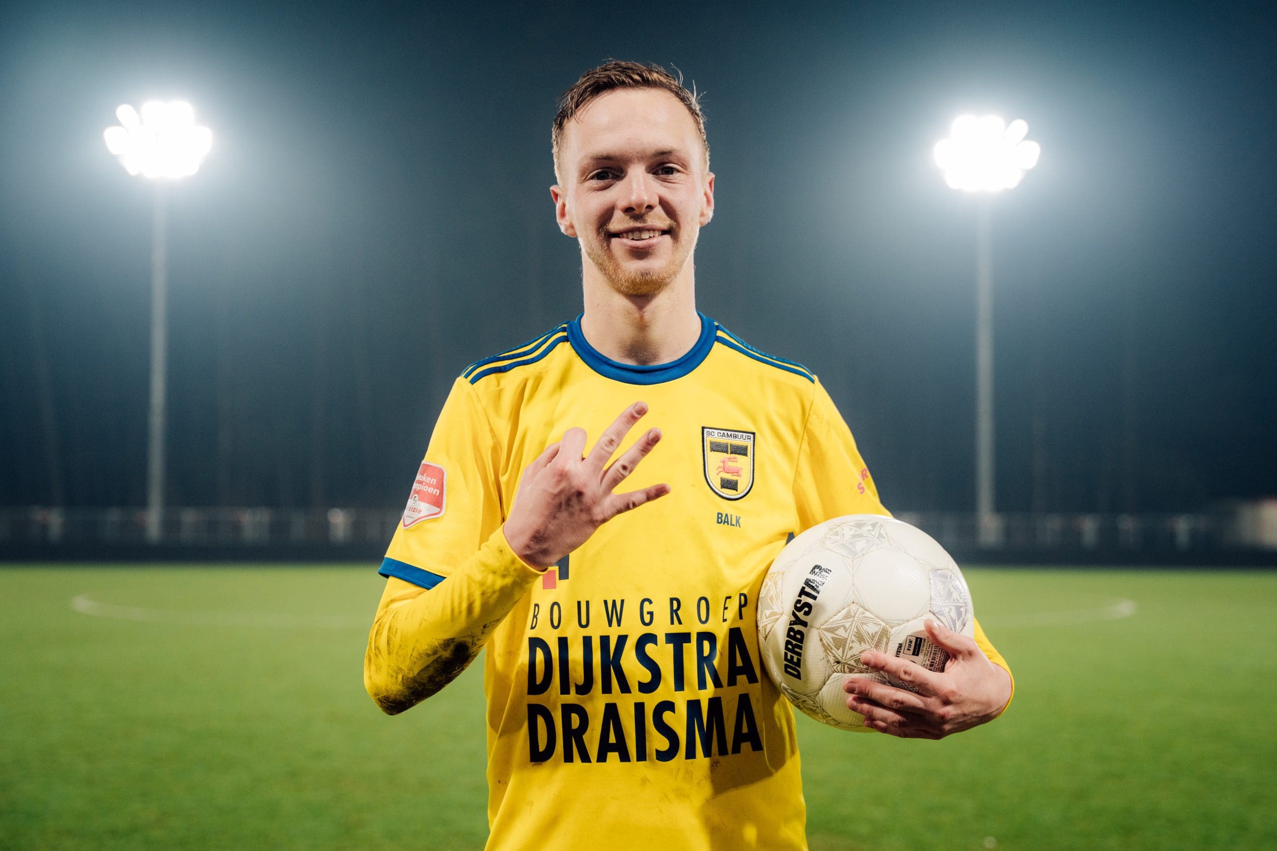 Hattrick van Remco Balk brengt SC Cambuur naar derde plek