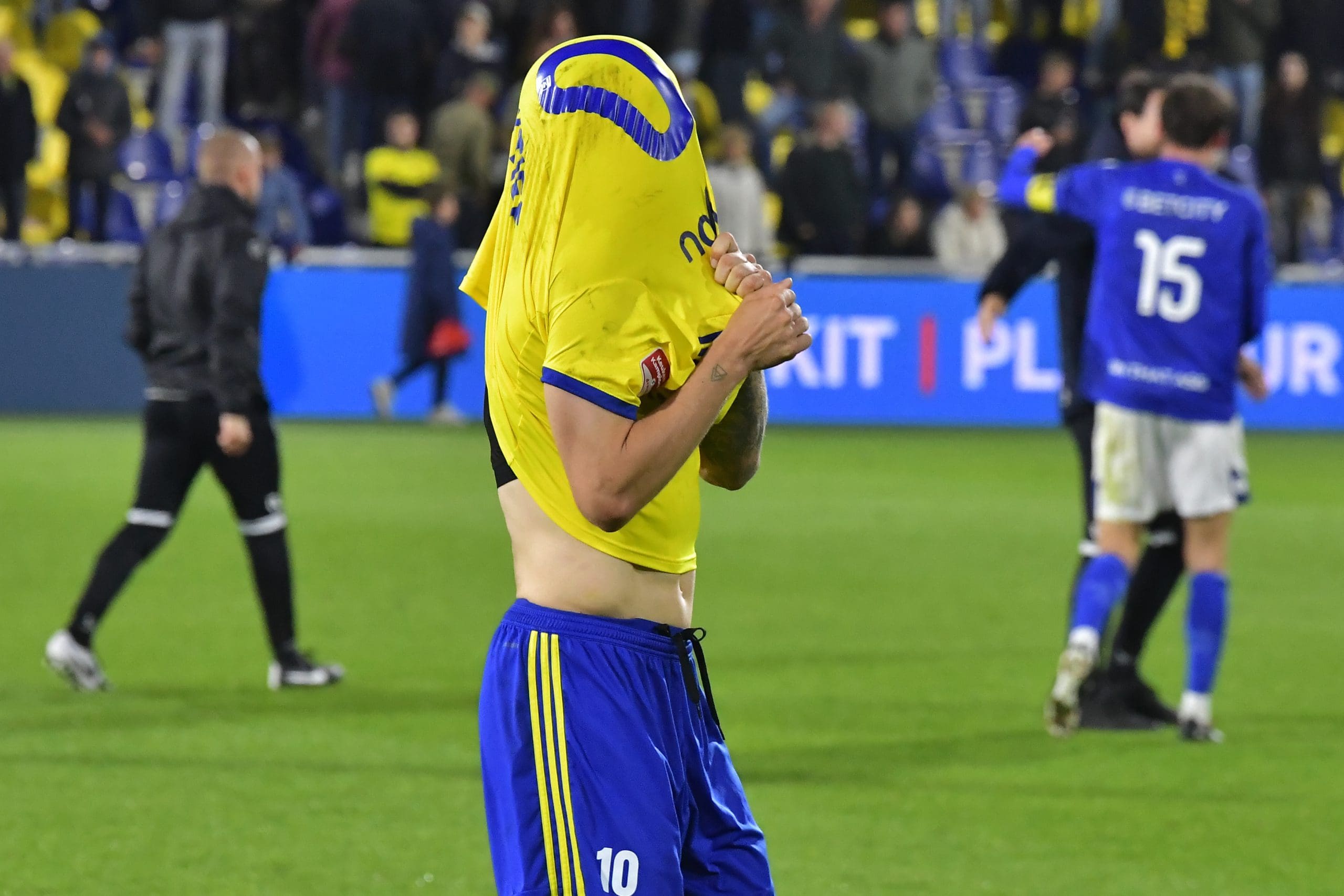 SC Cambuur vergeet kansen af te maken en is uitgeschakeld in de Play-Offs