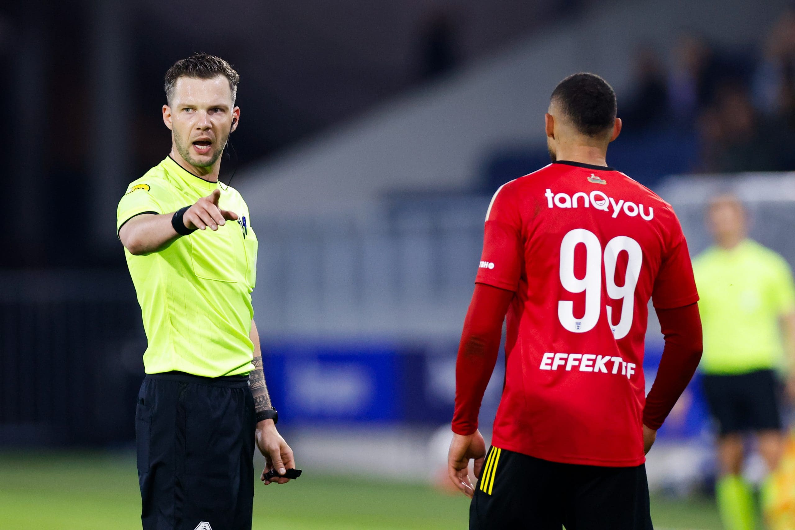 Robin Hensgens fluit RKC Waalwijk – SC Cambuur (competitie)
